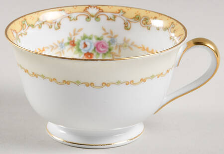 N61 Footed Cup