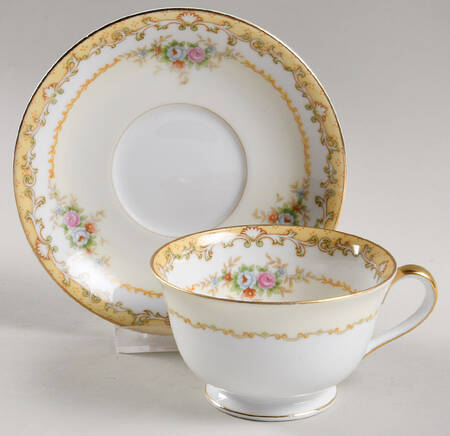 N61 Footed Cup & Saucer Set