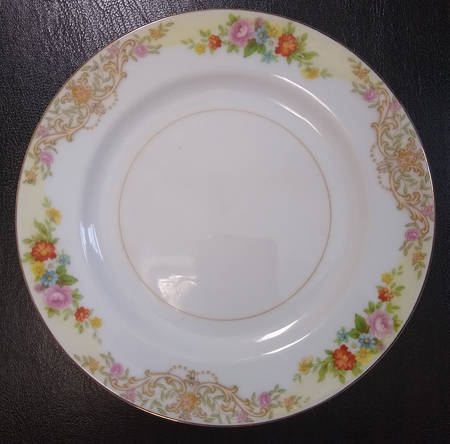 Mystery #117 Salad Plate