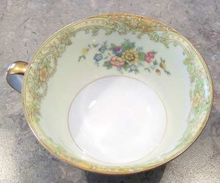 N617 Footed Cup