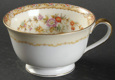 N62 Footed Cup