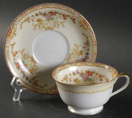 N62 Footed Cup & Saucer Set
