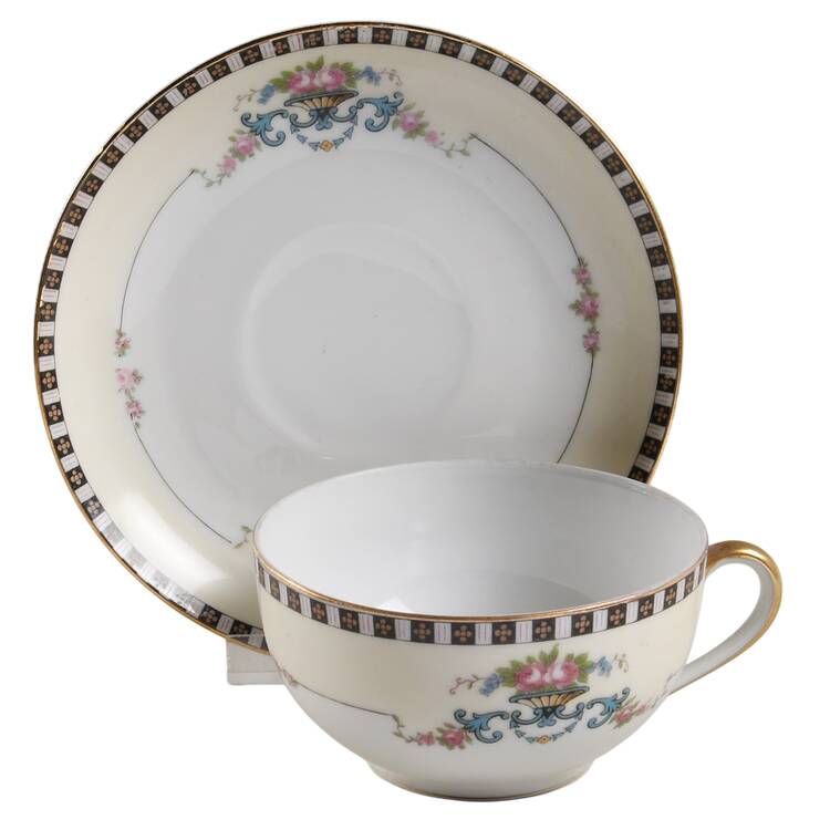 N622 Flat Cup & Saucer Set