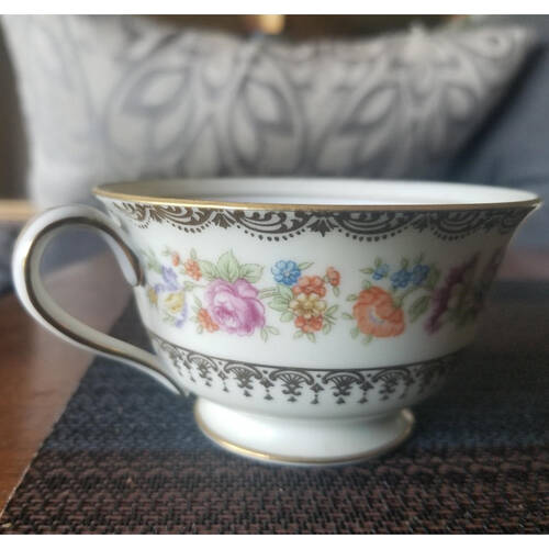 N625 Footed Cup