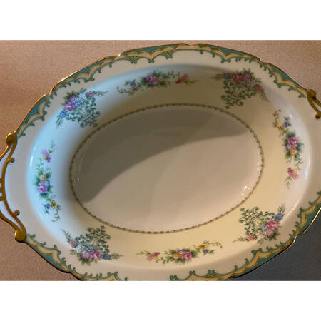 N629 9" Oval Vegetable Bowl