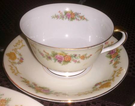 N641 Footed Cup & Saucer Set
