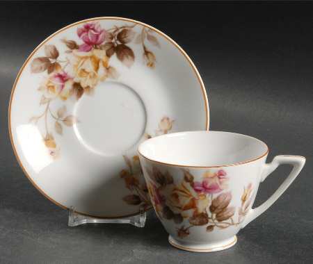 N649 Footed Cup & Saucer Set
