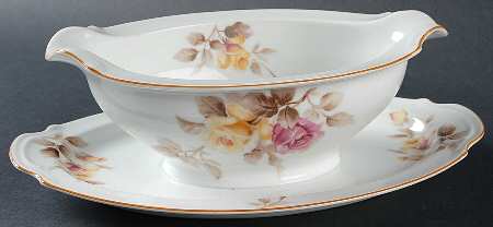N649 Gravy Boat with Attached Underplate