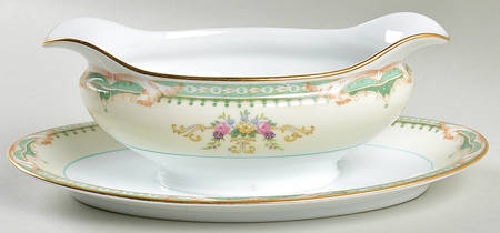 N65 Gravy Boat with Attached Underplate