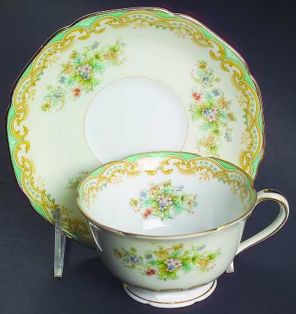 N650 Footed Cup & Saucer Set