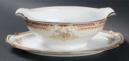 N66 Gravy Boat with Attached Underplate
