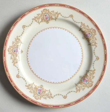 N662 Luncheon Plate