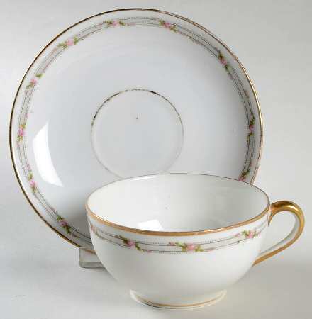 N668 Flat Cup & Saucer Set
