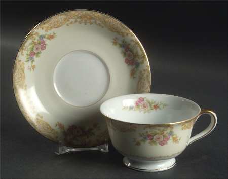 N67 Footed Cup & Saucer Set