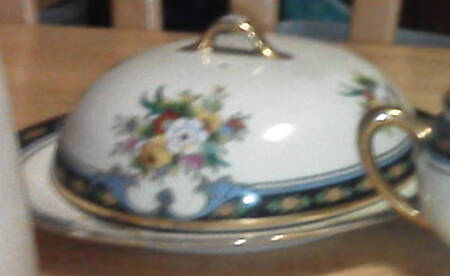 N678 Muffin Dish & Lid