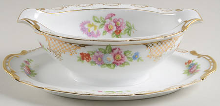 N696 Gravy Boat with Attached Underplate