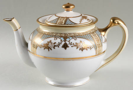 N699 Teapot & Lid