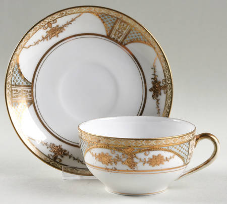 N699 Flat Cup & Saucer Set