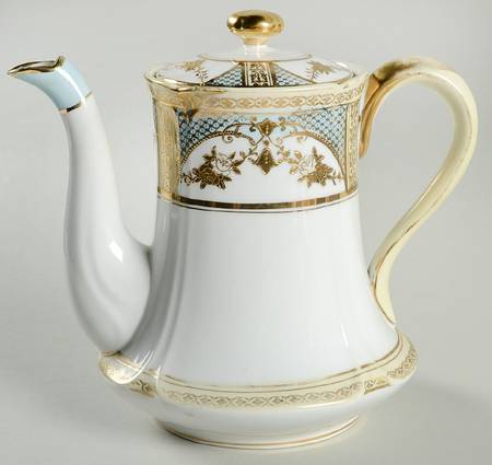 N699 Teapot & Lid