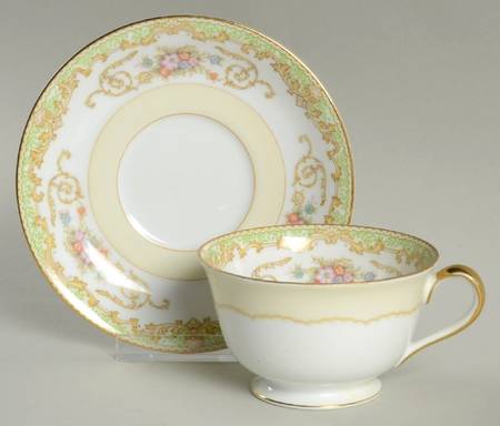 N70 Footed Cup & Saucer Set