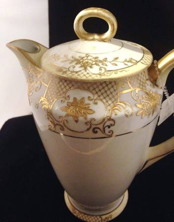 N697 Chocolate Pot & Lid