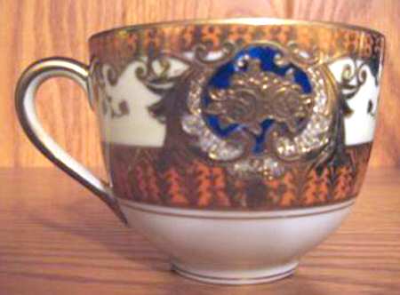 N715 Footed Cup