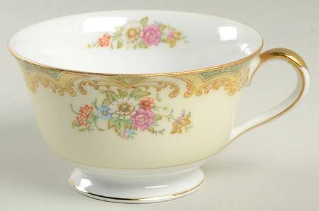 N72 Footed Cup