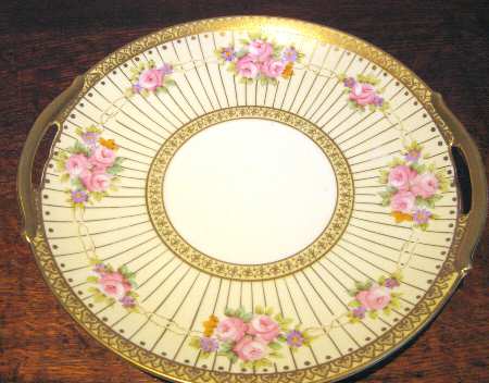 N733 Handled Cake Plate