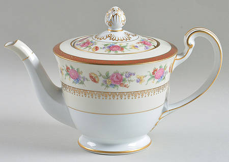 N735 Teapot & Lid