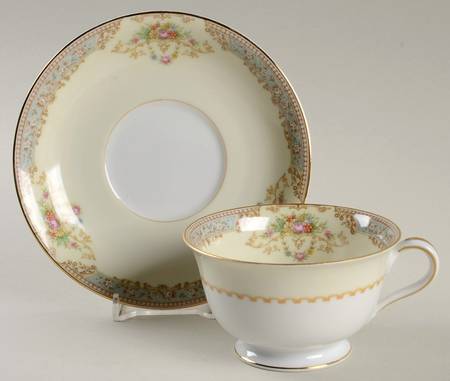 N74 Footed Cup & Saucer Set