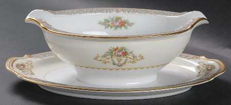 N74 Gravy Boat with Attached Underplate