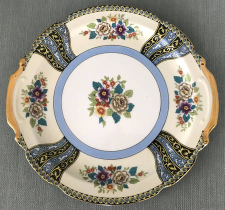 N750 Handled Cake Plate