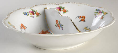 N764 Oval Divided Vegetable Bowl