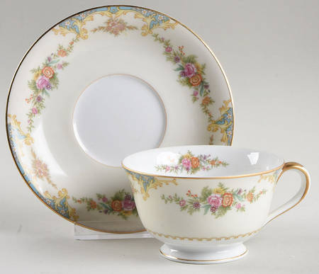 N771 Footed Cup & Saucer Set