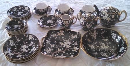 N772 Black Square Handled Cake Plate