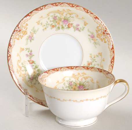 N796 Footed Cup & Saucer Set