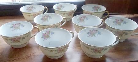 N798 Footed Cup