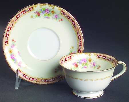 N8 Footed Cup & Saucer Set