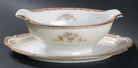N8 Gravy Boat with Attached Underplate