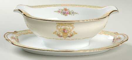 N81 Gravy Boat with Attached Underplate