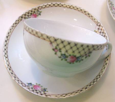 N816 Flat Cup & Saucer Set
