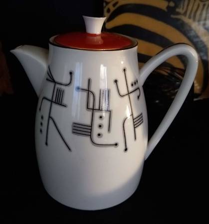 N821 Teapot & Lid