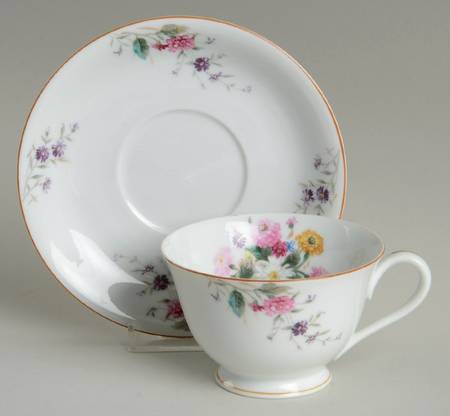 N824 Footed Cup & Saucer Set