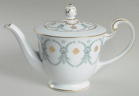 N829 Teapot & Lid