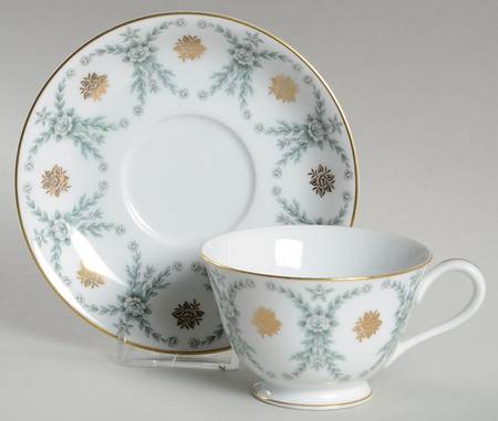 N829 Footed Cup & Saucer Set