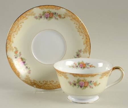 N83 Footed Cup & Saucer Set