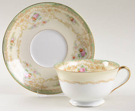 N830 Footed Cup & Saucer Set