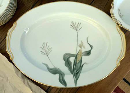 N831 16" Oval Serving Platter