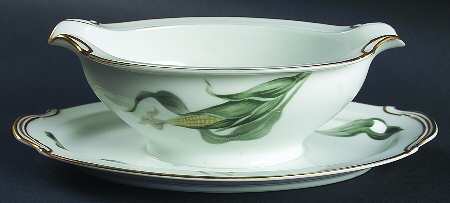 N831 Gravy Boat with Attached Underplate