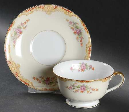 N834 Footed Cup & Saucer Set